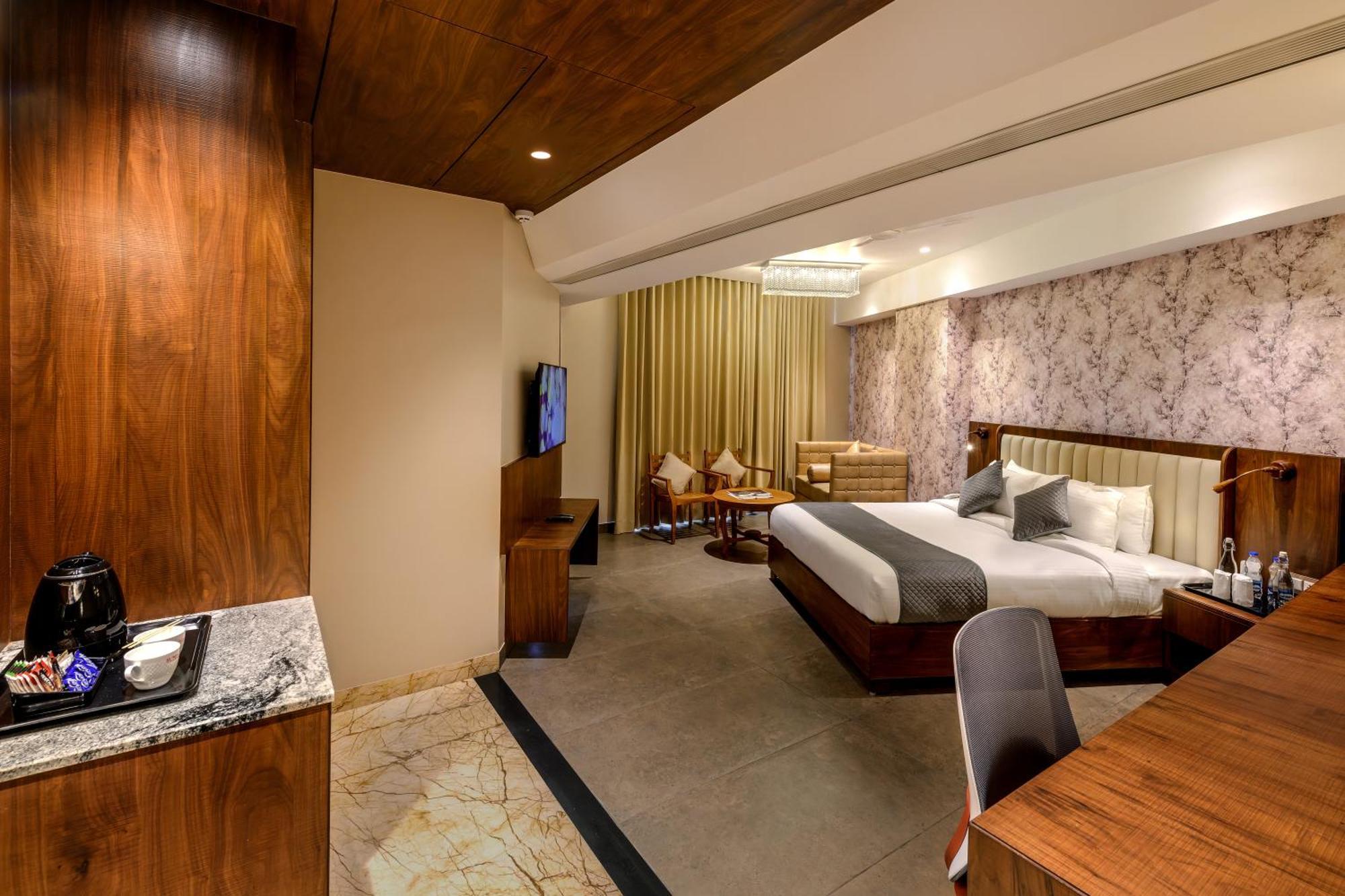 Sundex Hotel Thanjavur Exterior photo