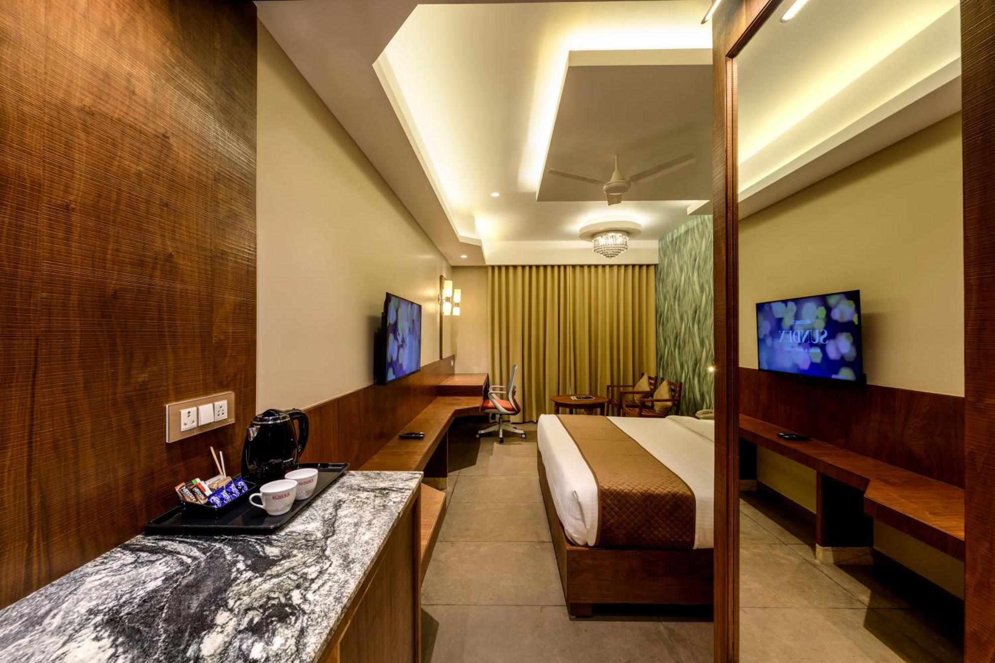 Sundex Hotel Thanjavur Exterior photo